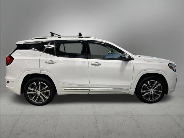 Used 2020 GMC Terrain Denali w/ Denali Premium Package AWD/4WD image 6