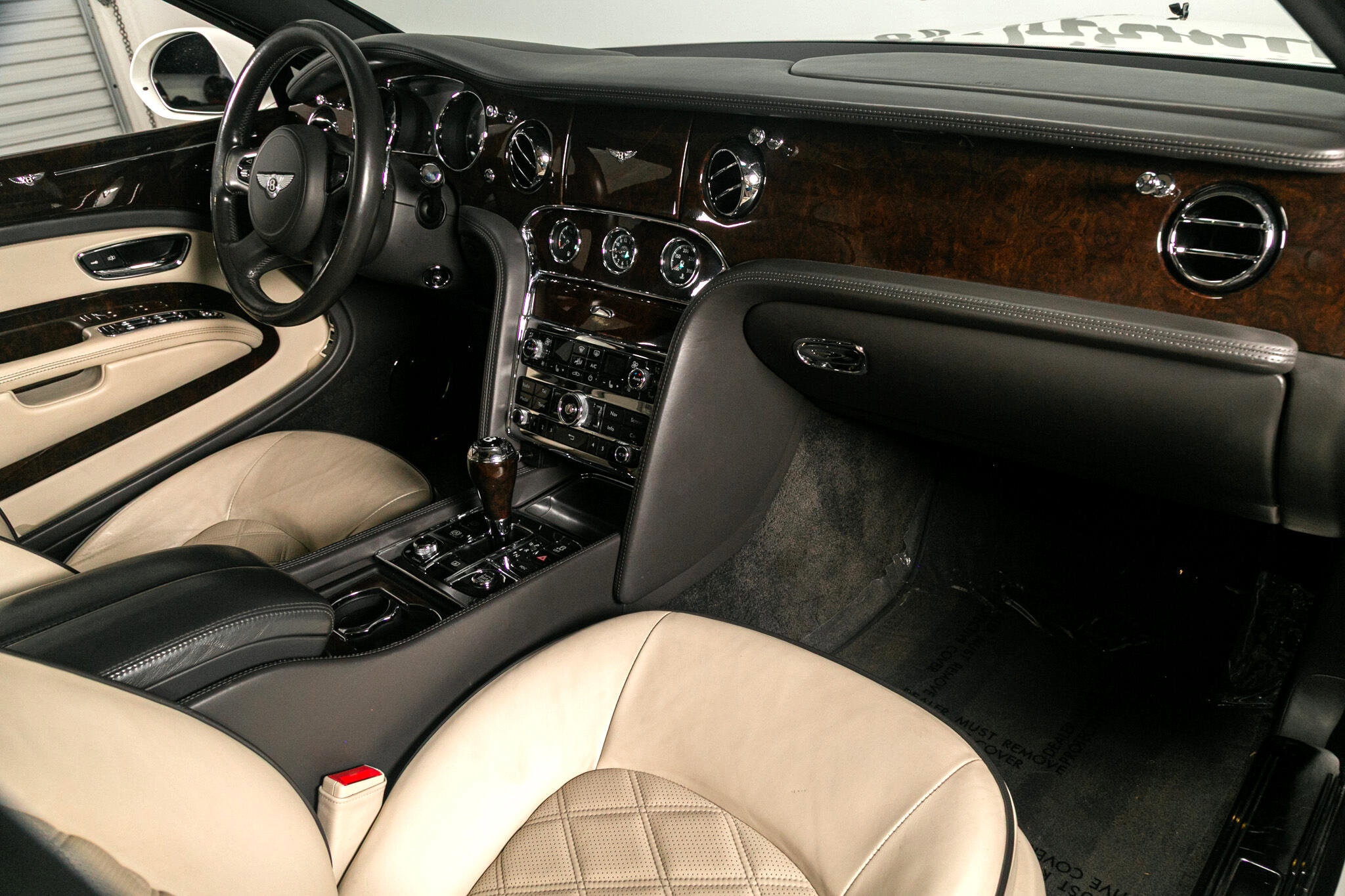 Used 2013 Bentley Mulsanne w/ Premiere Specification Pkg image 35