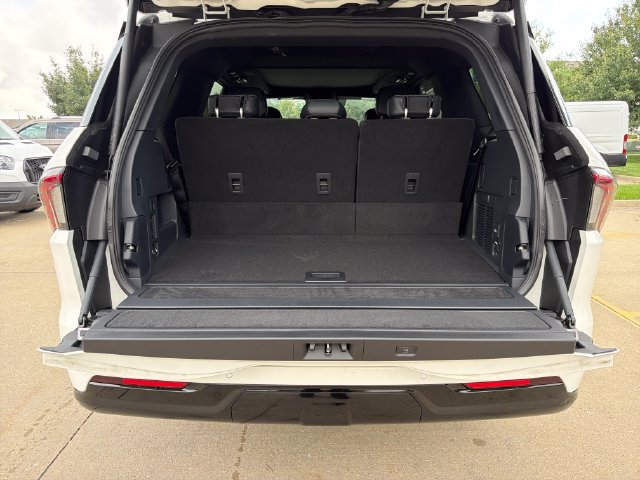 New 2027 Lincoln Navigator Reserve w/ Jet Appearance Package AWD/4WD image 8