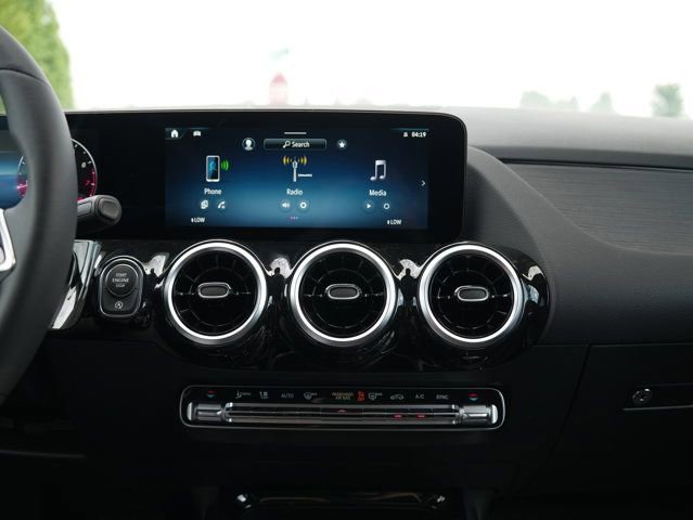 Certified 2026 Mercedes-Benz GLA 250 4MATIC image 25