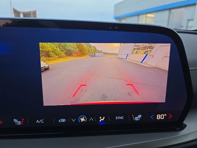 Used 2025 Chevrolet Traverse LT image 20