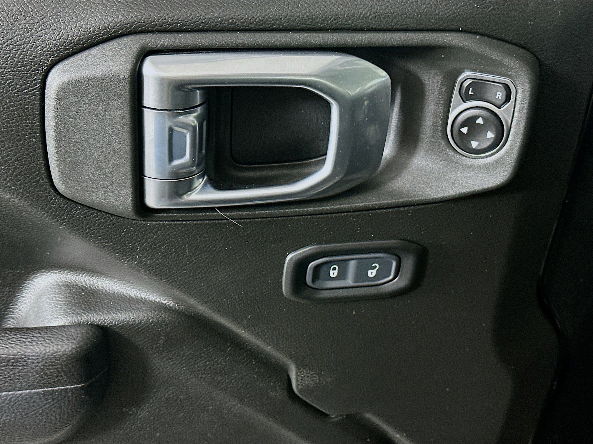 Used 2023 Jeep Wrangler Unlimited Rubicon 4xe image 15