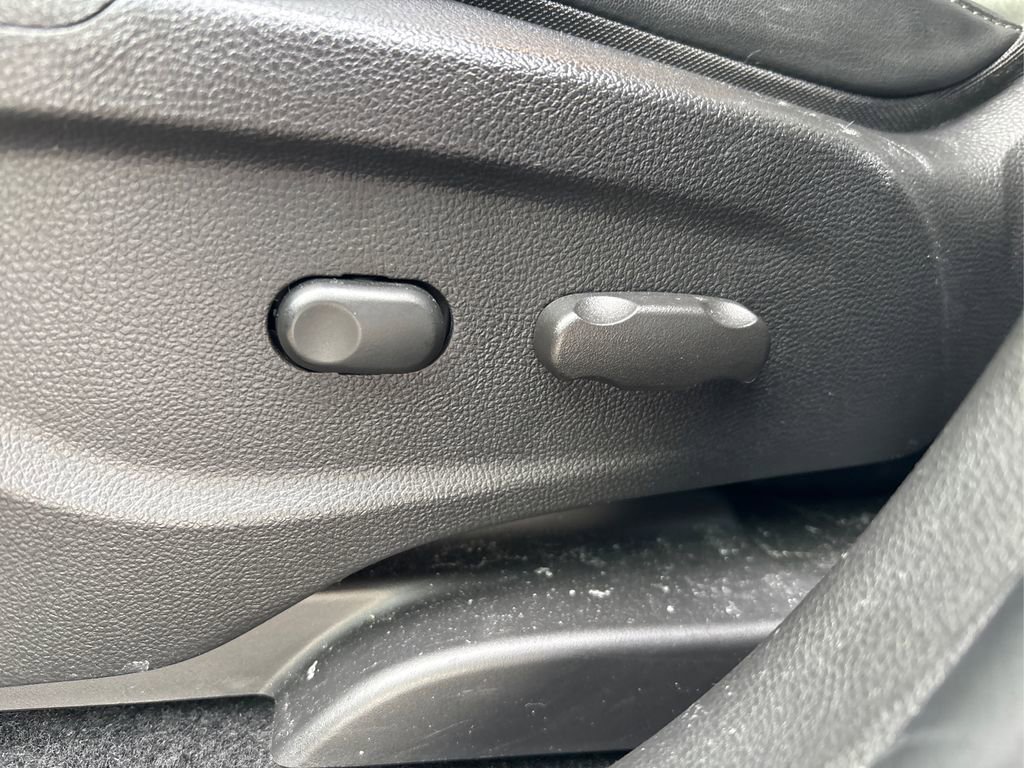 Used 2020 Buick Encore Sport Touring image 34