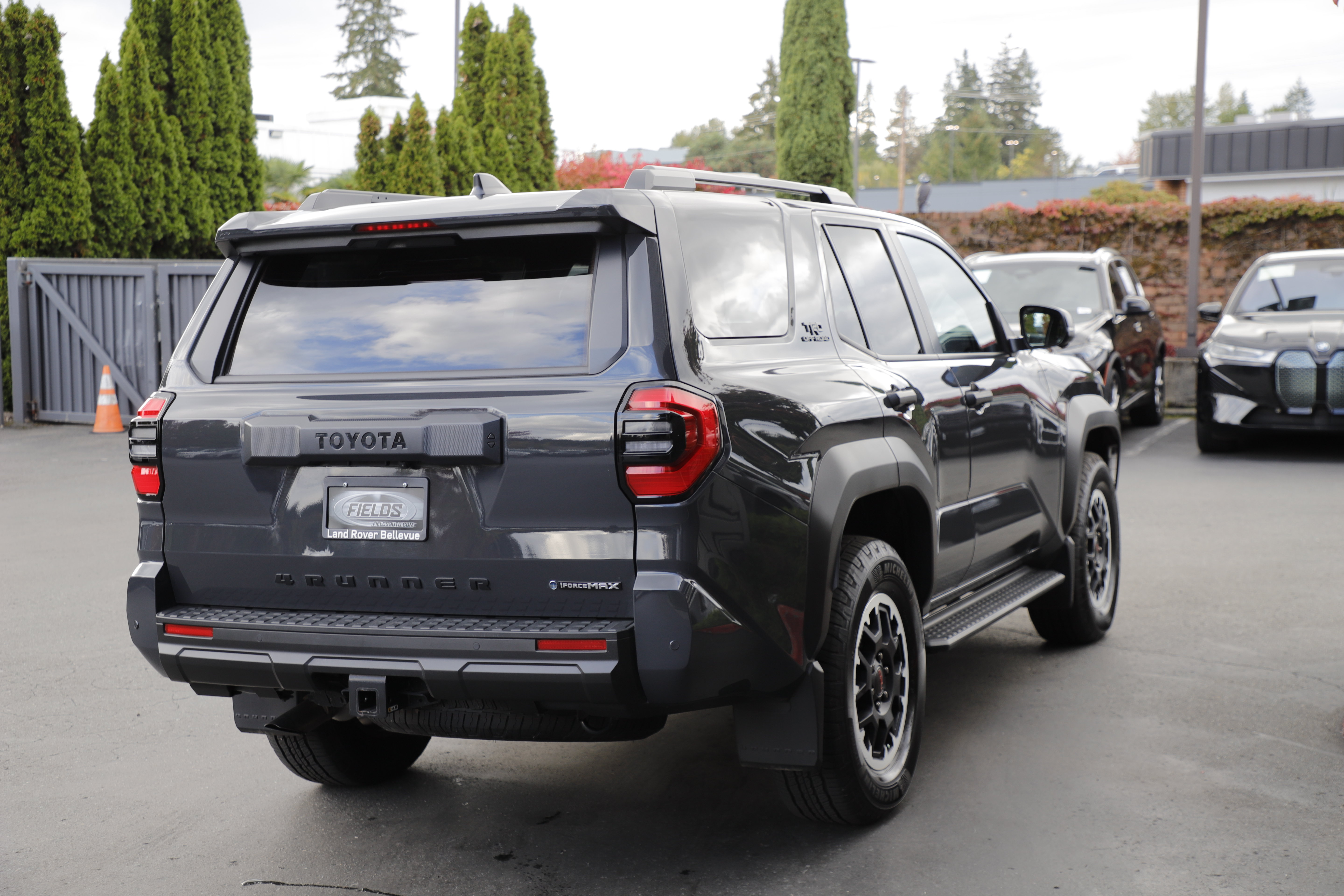 Used 2025 Toyota 4Runner TRD Off-Road Premium AWD/4WD image 9