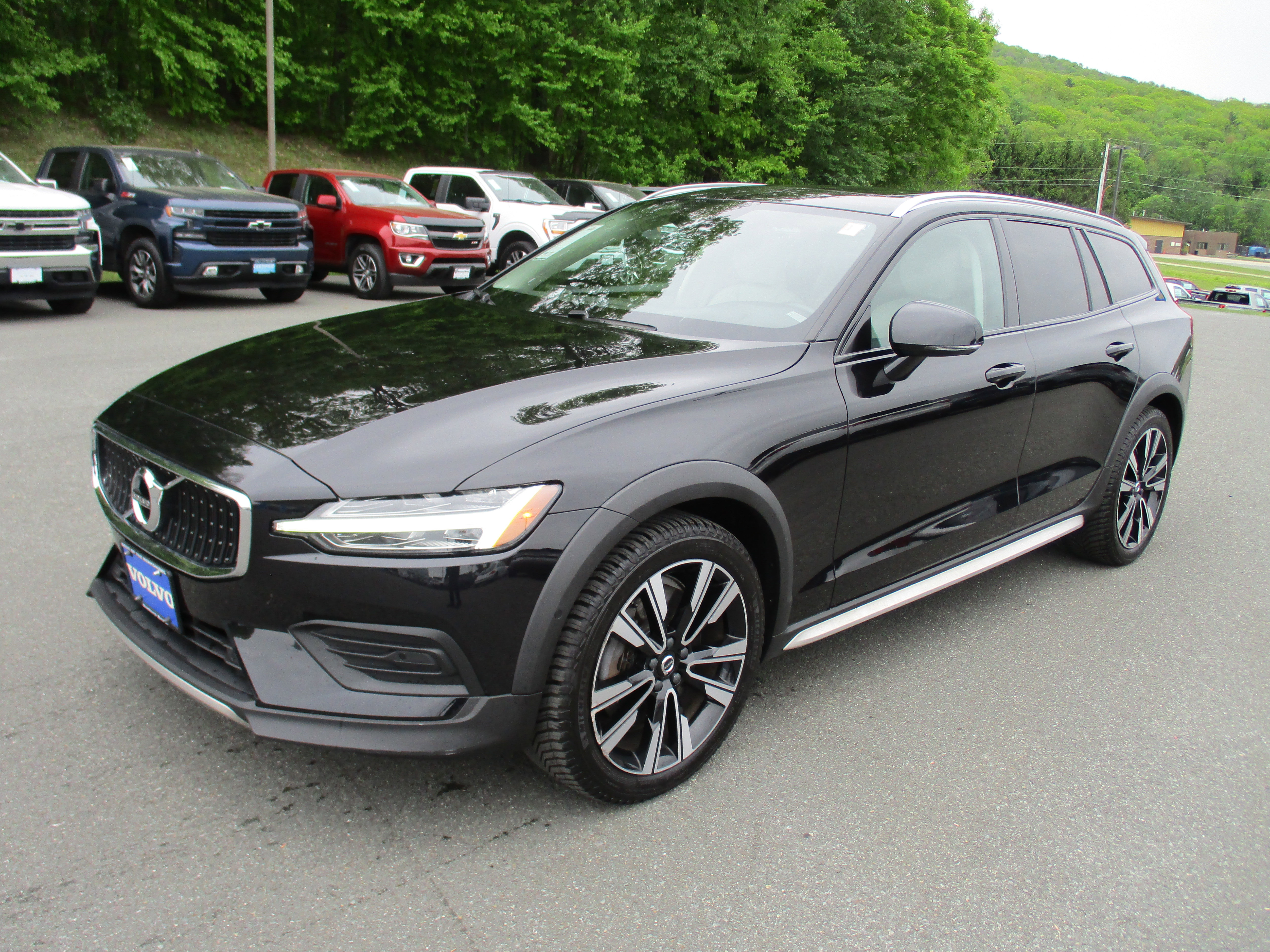 Used 2020 Volvo V60 T5 Cross Country