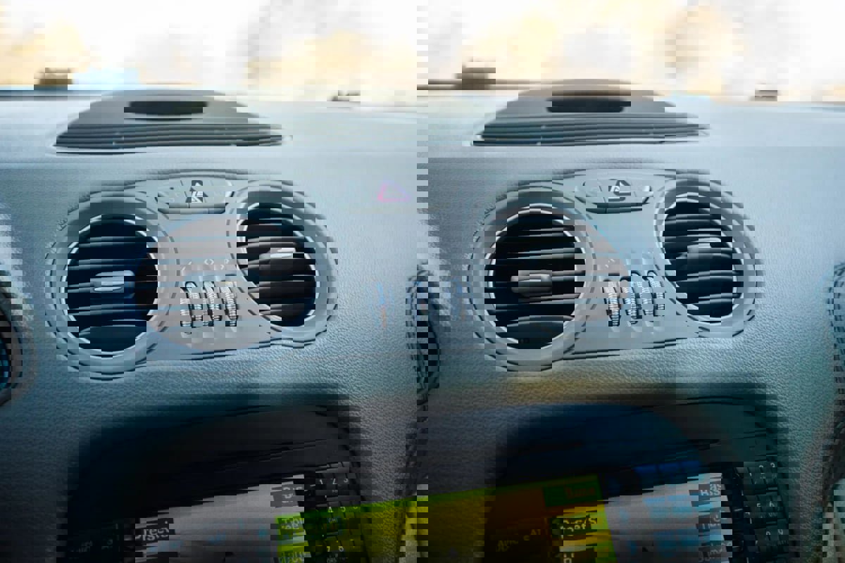 Used 2005 Mercedes-Benz SL 500 image 23