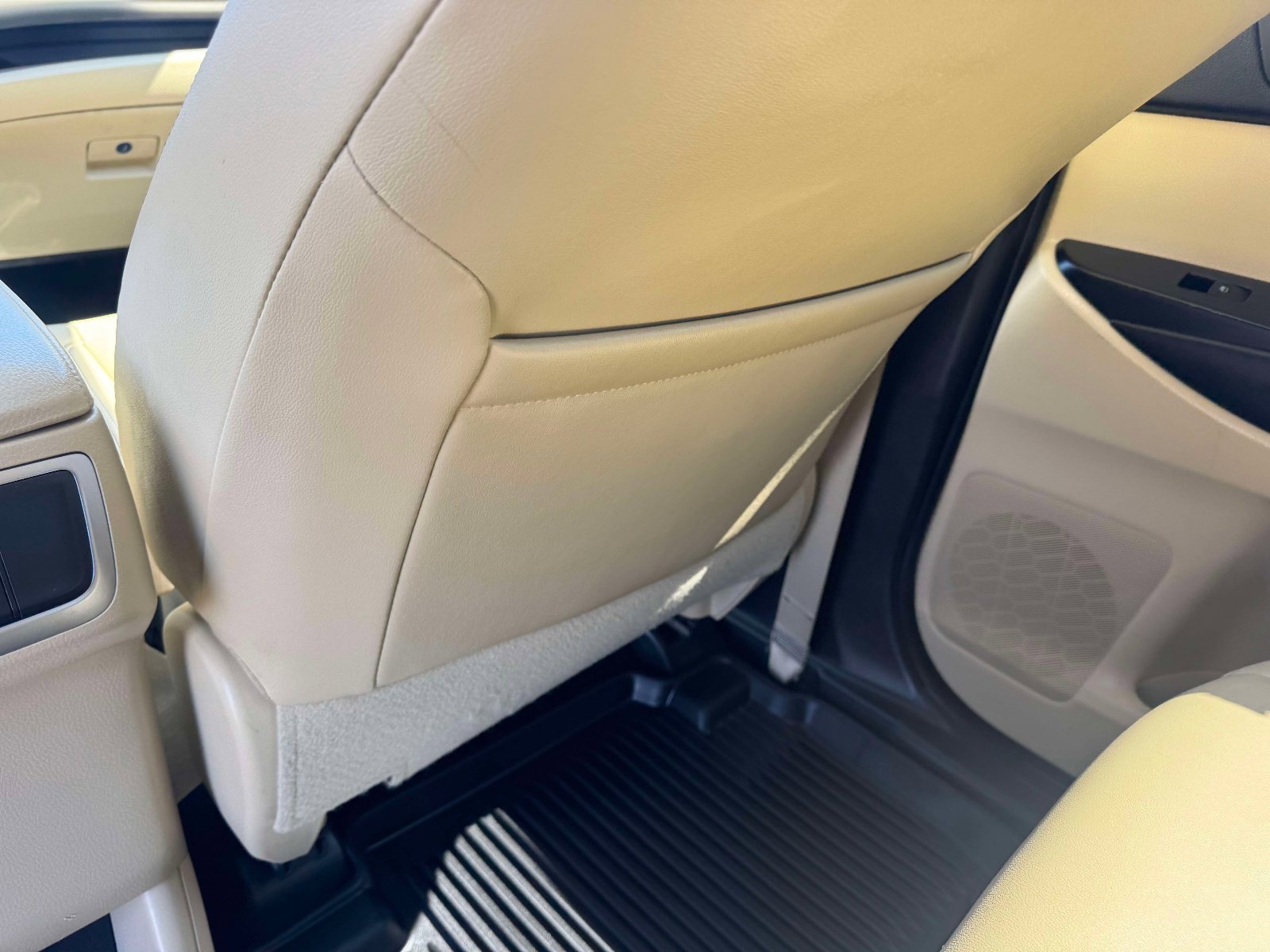 Used 2019 Toyota Highlander XLE image 18