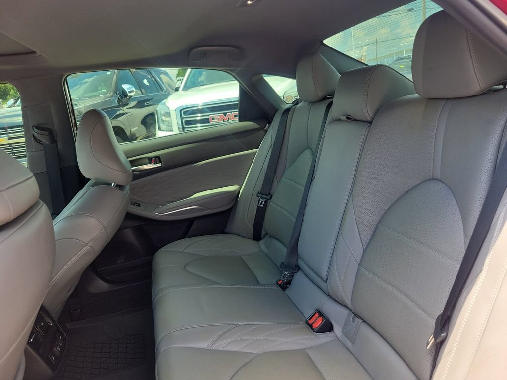 Used 2021 Toyota Avalon Limited w/ Advanced Safety Package FWD image 11