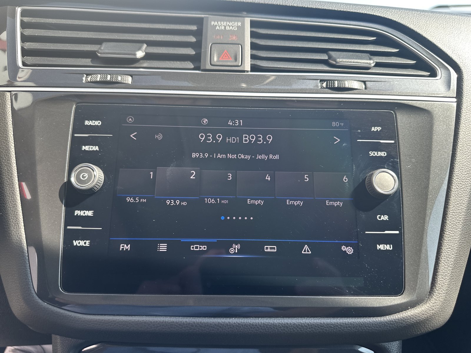 Used 2024 Volkswagen Tiguan SE FWD image 14