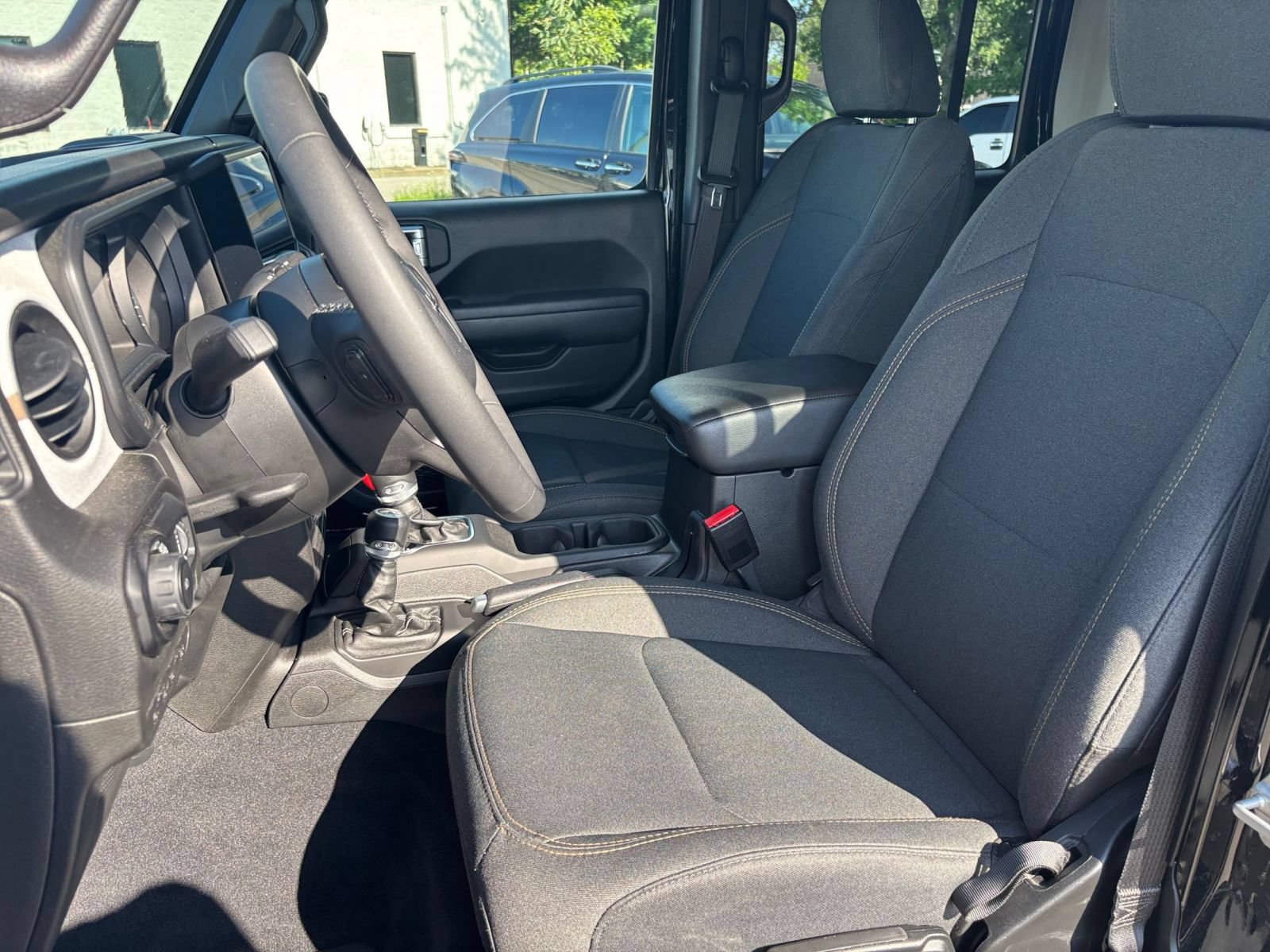Used 2025 Jeep Wrangler Unlimited Sport AWD/4WD image 35