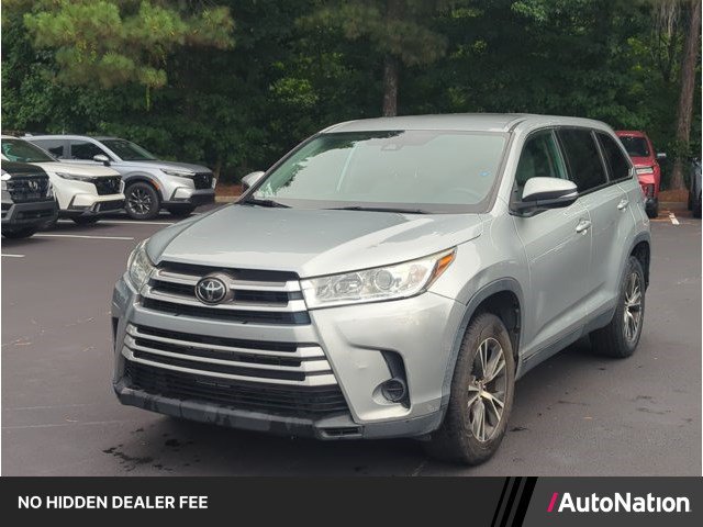 Used 2019 Toyota Highlander LE FWD image 1