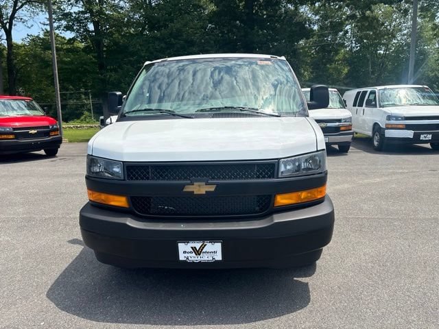 New 2026 Chevrolet Express 3500 Extended RWD image 3