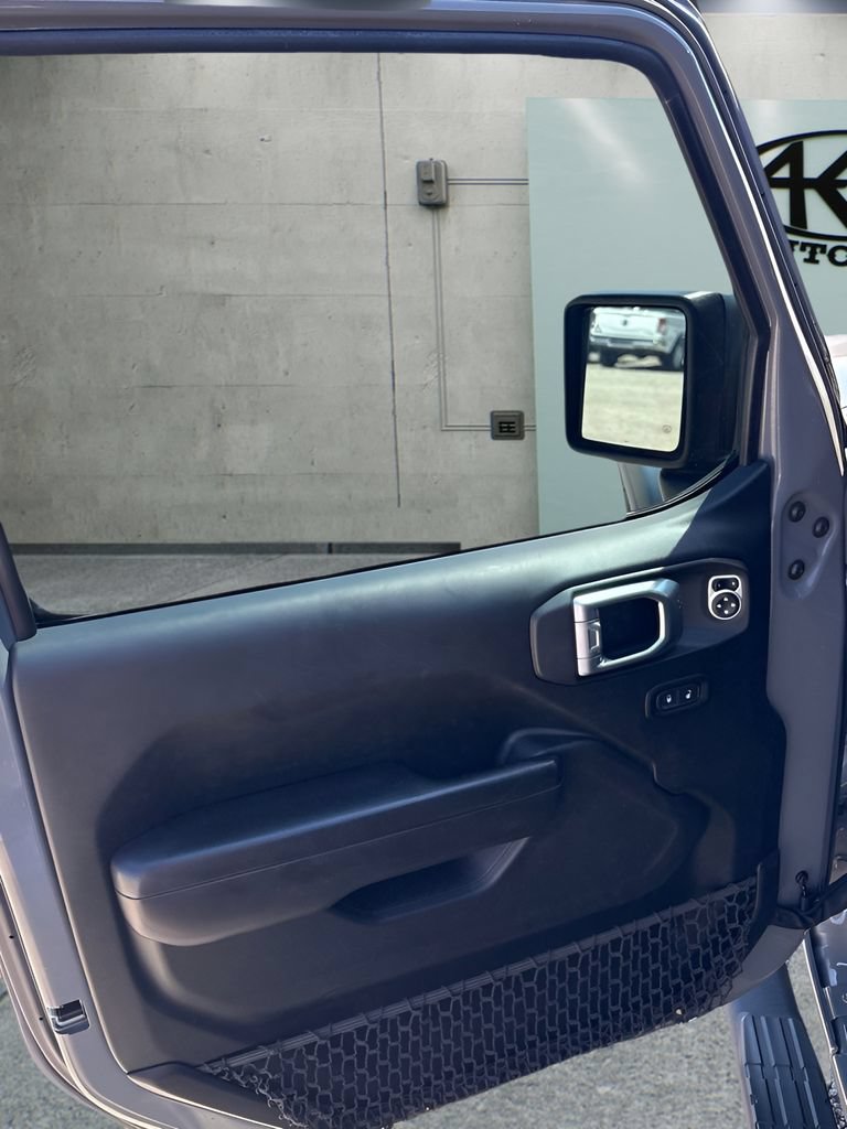 Used 2018 Jeep Wrangler Unlimited Sport S AWD/4WD image 12