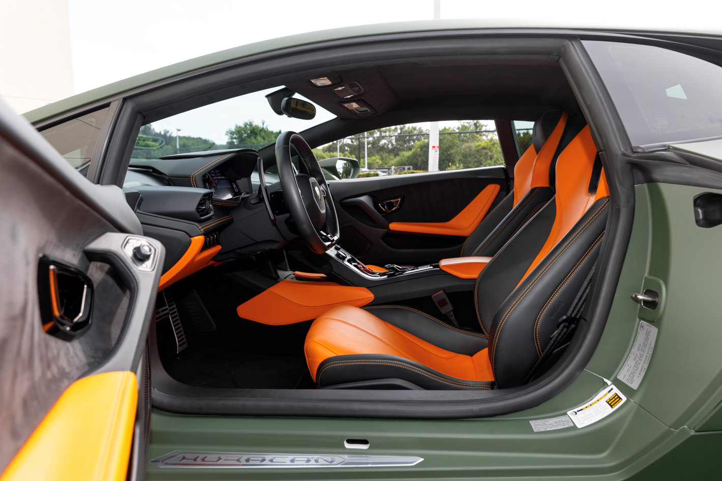 Used 2017 Lamborghini Huracan LP 610-4 AWD/4WD image 29