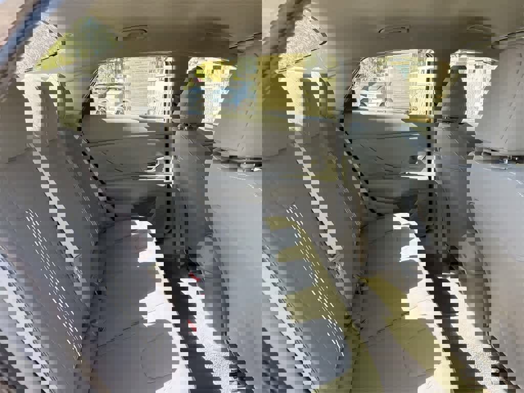 Used 2023 Hyundai Elantra SEL w/ Cargo Package image 31