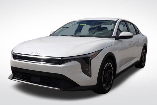 Used 2025 Kia K4 EX image 5