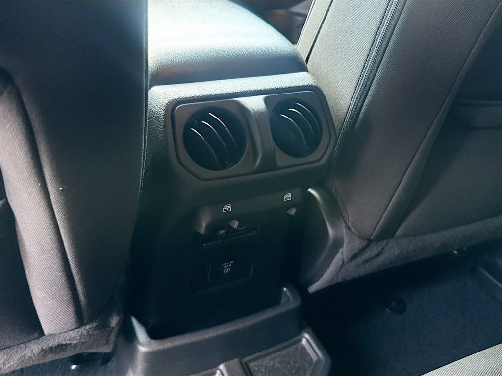 Used 2023 Jeep Wrangler Unlimited w/ Sun & Screen Package AWD/4WD image 28