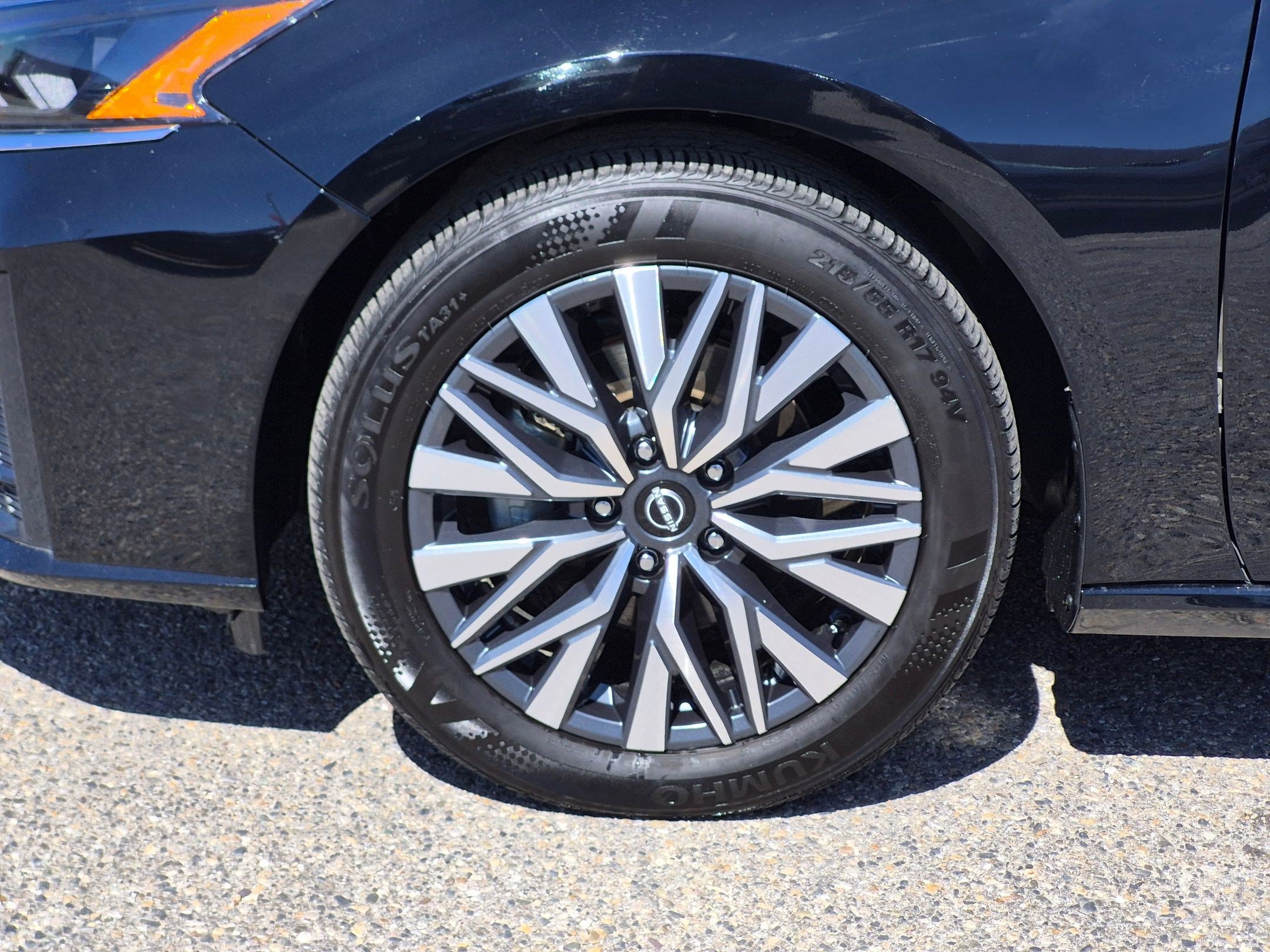 Certified 2025 Nissan Altima 2.5 SV FWD image 14