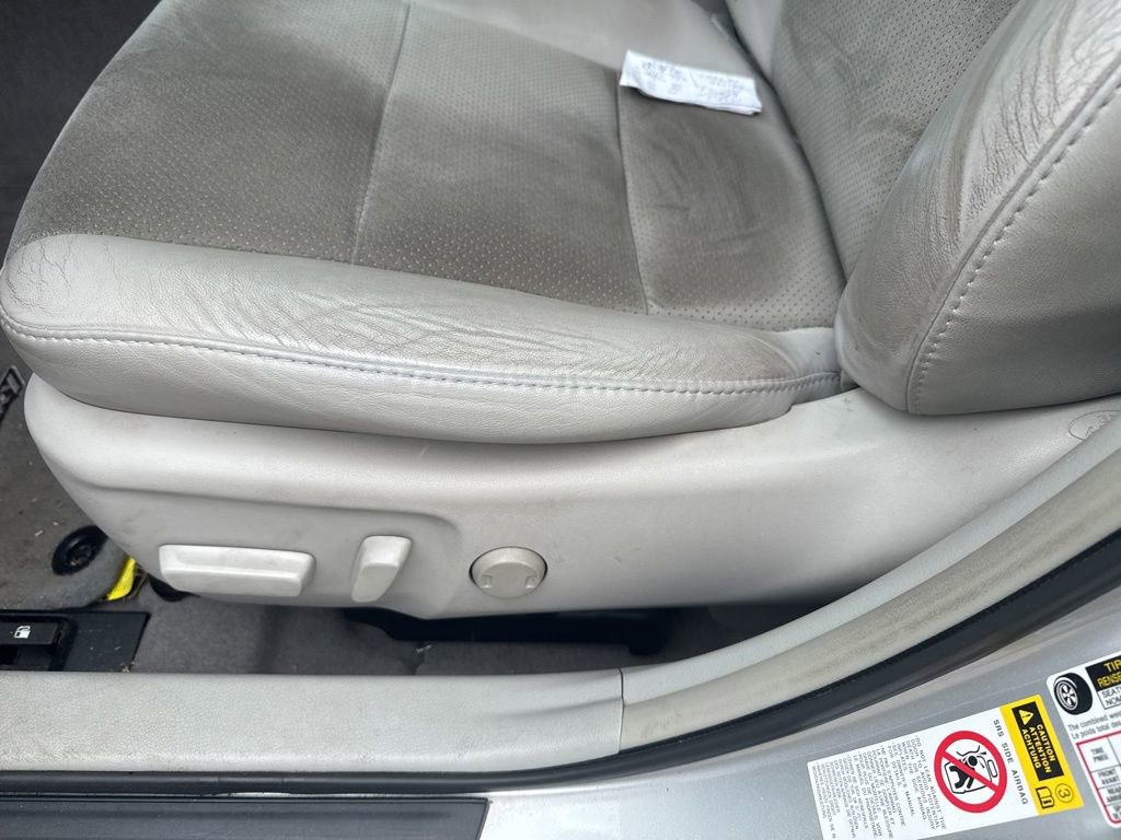 Used 2012 Toyota Camry XLE w/ Leather Pkg FWD image 12