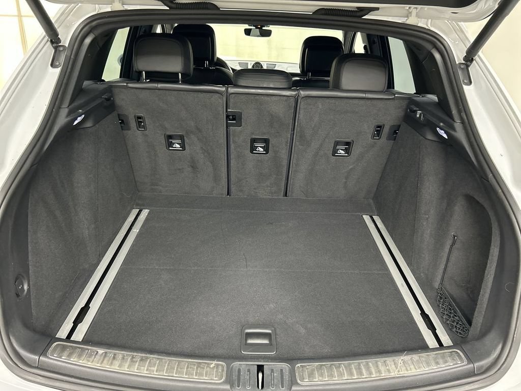 Certified 2022 Porsche Macan S AWD/4WD image 22