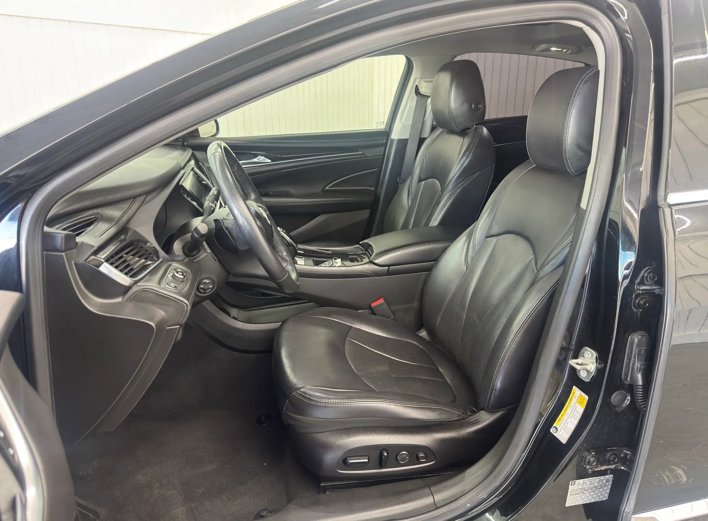 Used 2017 Buick Regal Premium w/ Driver Confidence Package #2 image 9