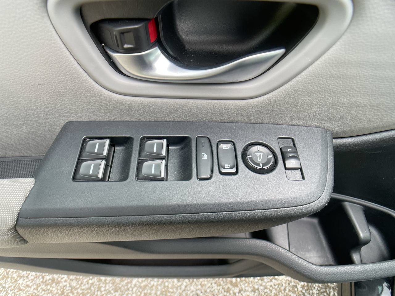 Certified 2023 Honda Pilot LX image 13