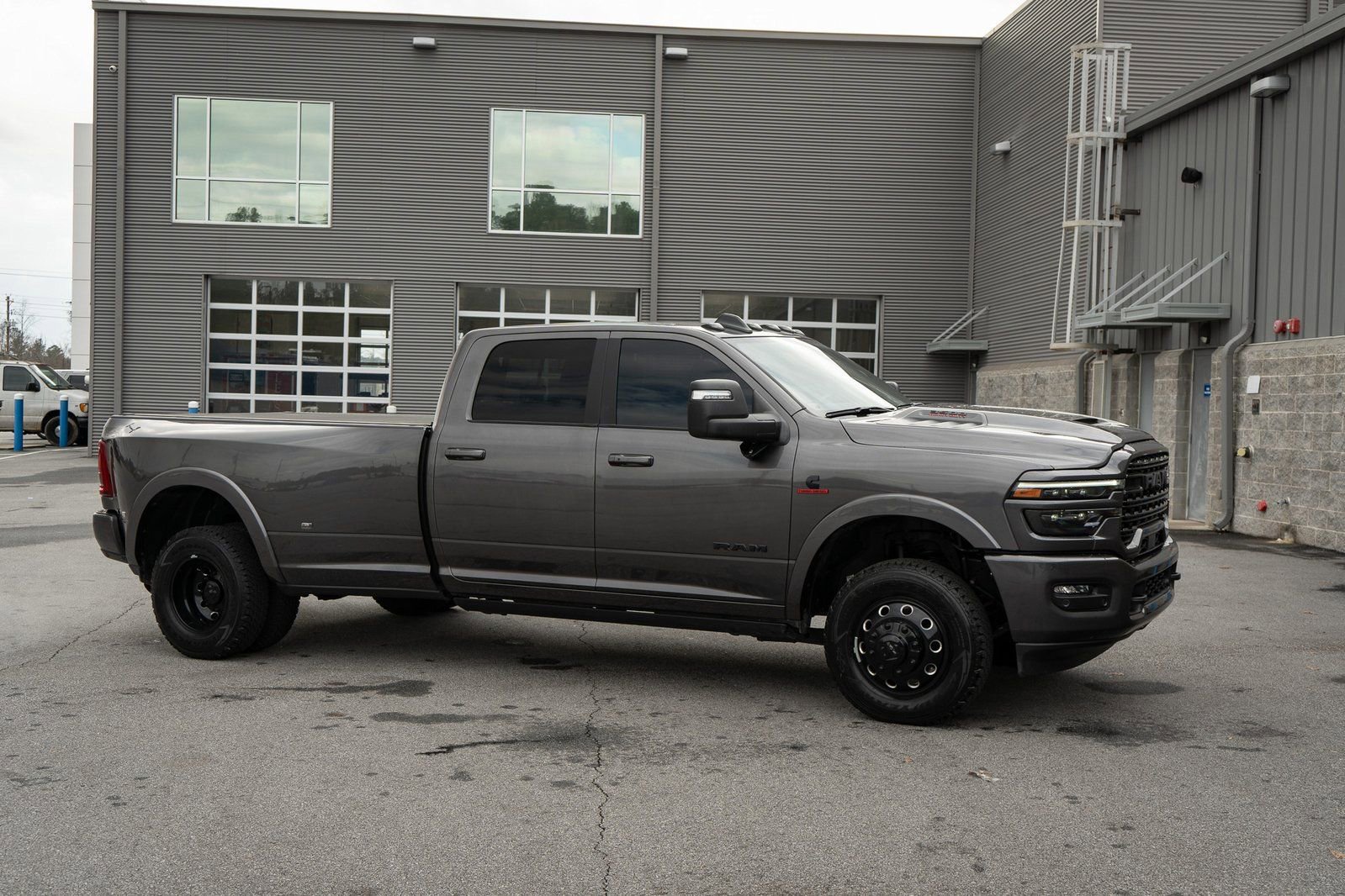 Used 2025 RAM 3500 Limited image 19