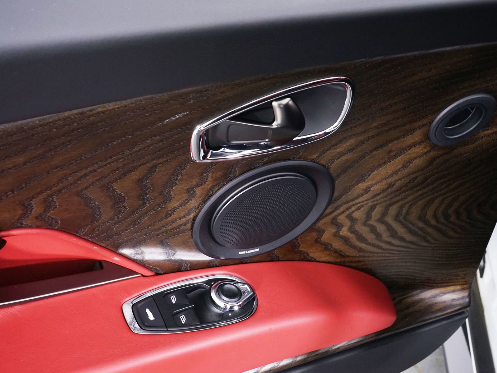 Used 2018 Aston Martin DB11 V12 image 11