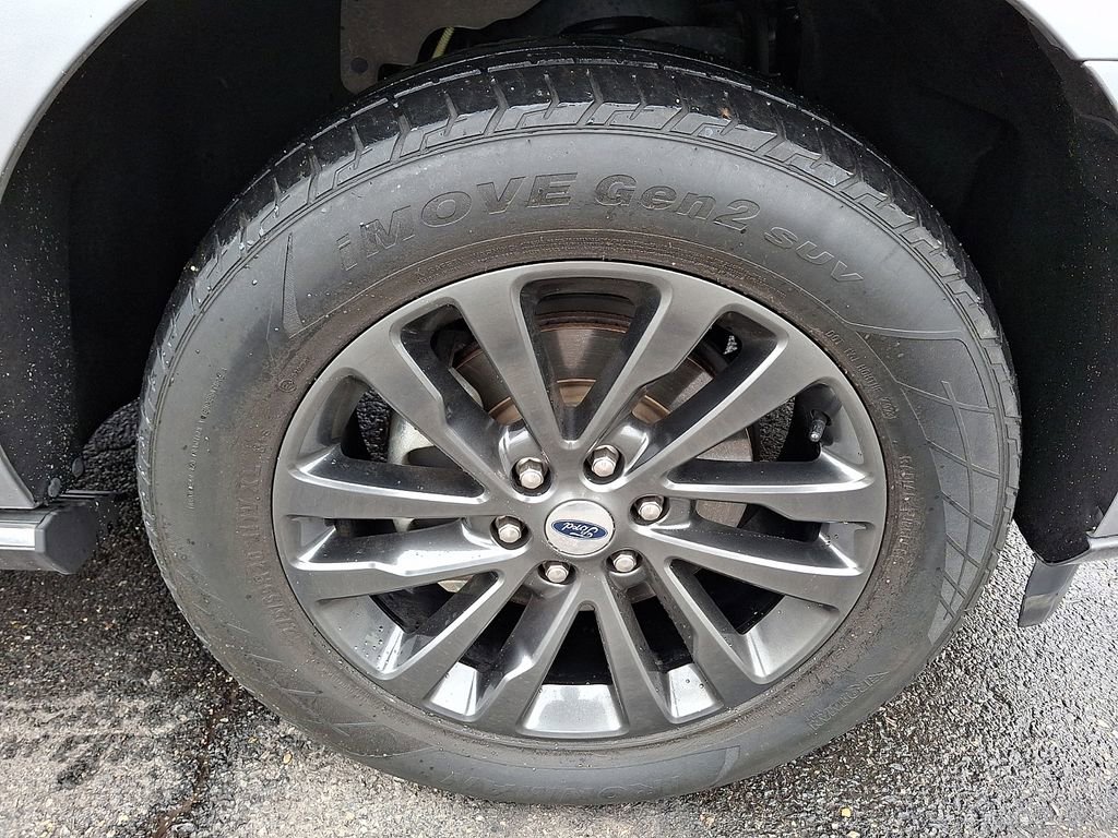 Used 2021 Ford Expedition Limited image 8