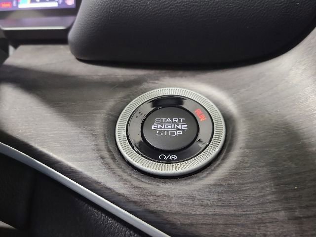 Used 2022 Jeep Grand Cherokee L Limited AWD/4WD image 37