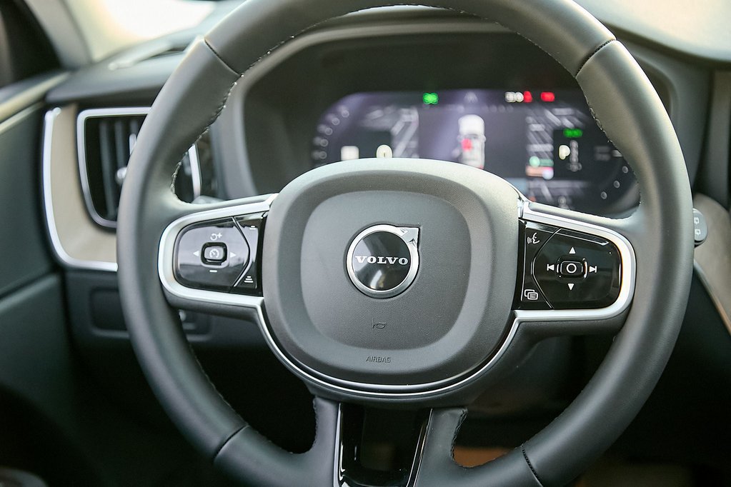 New 2026 Volvo XC60 T8 Plus w/ Protection Package Premier AWD/4WD image 25