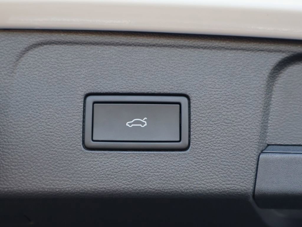 New 2026 Volkswagen Atlas SEL Premium R-Line image 21