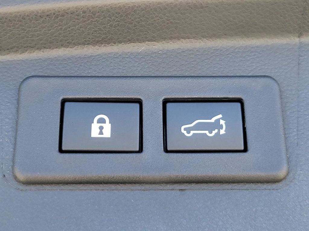 Certified 2025 Subaru Outback Premium image 11