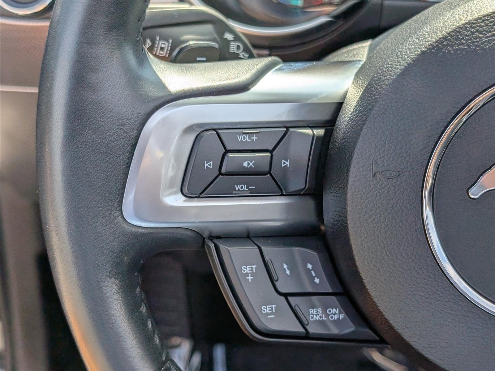 Used 2018 Ford Mustang GT Premium w/ Equipment Group 401A RWD image 22
