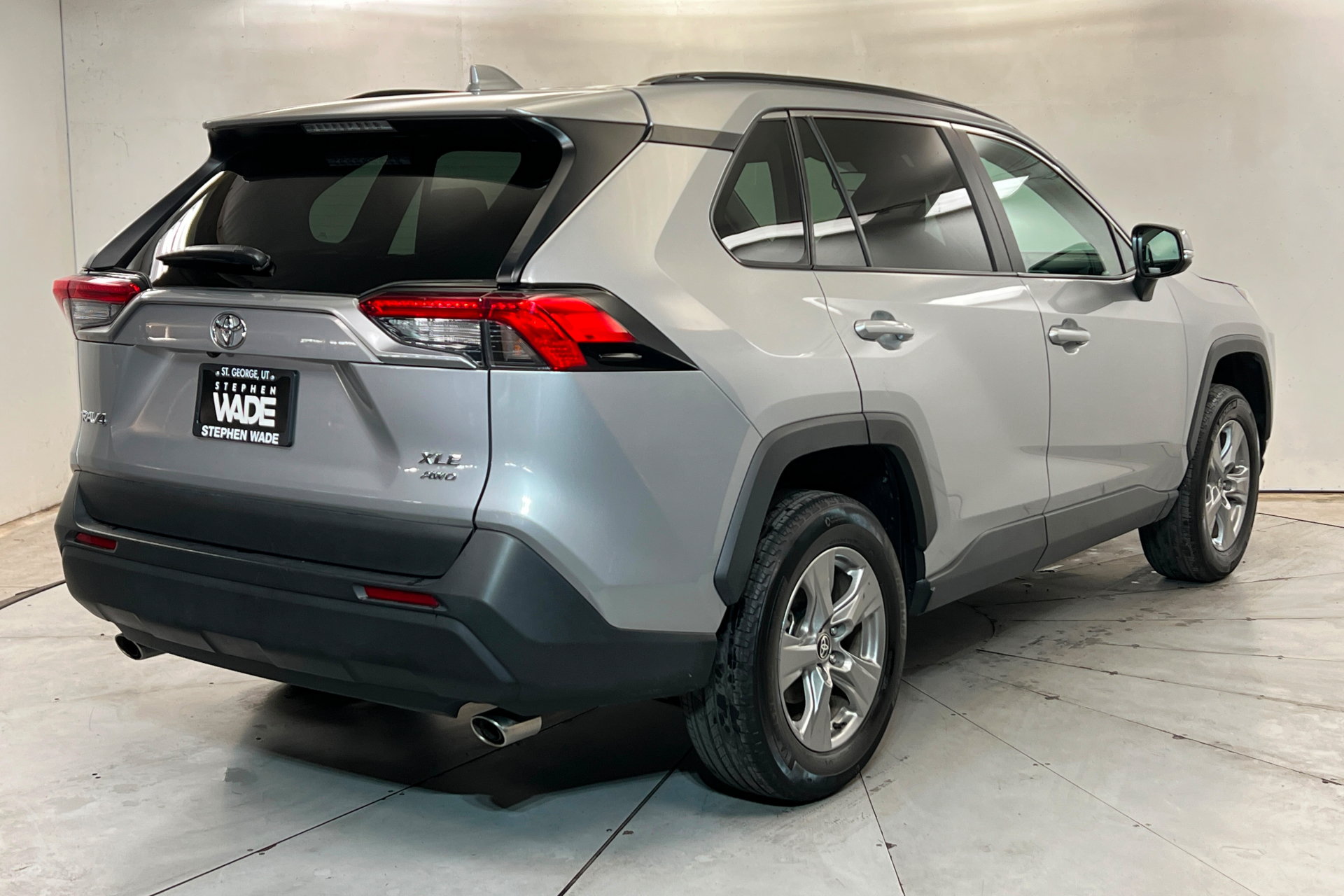 Used 2025 Toyota RAV4 XLE AWD/4WD image 6