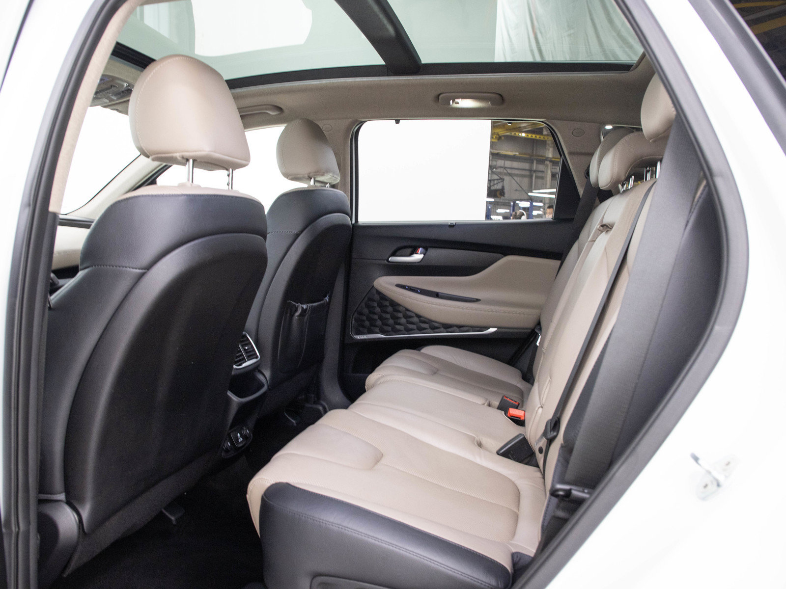 Used 2020 Hyundai Santa Fe Limited AWD/4WD image 15