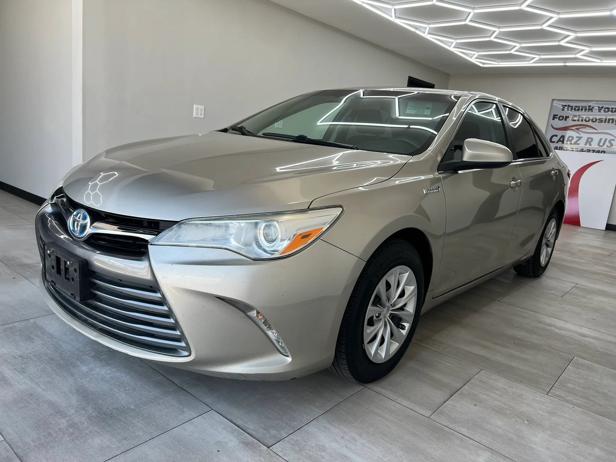 Used 2016 Toyota Camry LE FWD image 1
