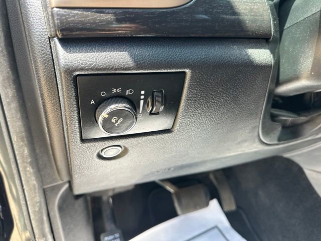 Used 2014 Jeep Grand Cherokee Laredo w/ 18" Wheel & 8.4" Radio Group RWD image 12