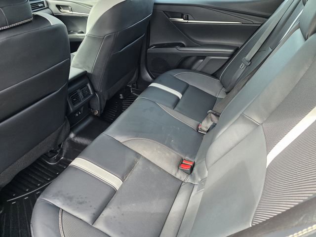 Used 2025 Toyota Camry SE image 19
