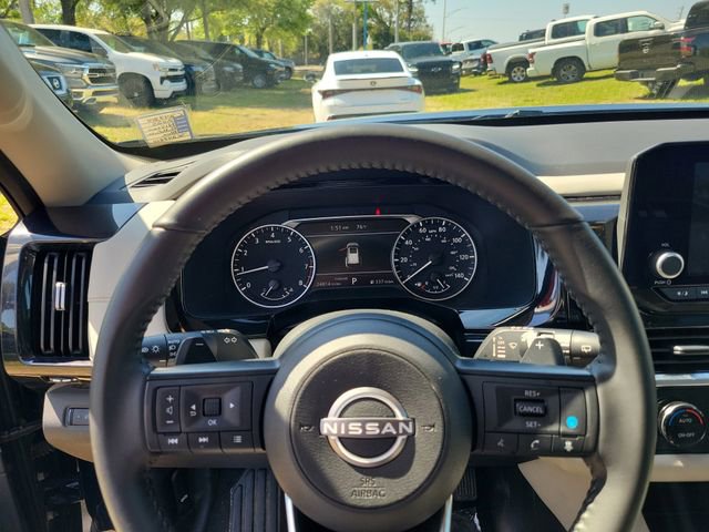 Used 2025 Nissan Pathfinder SV FWD image 17