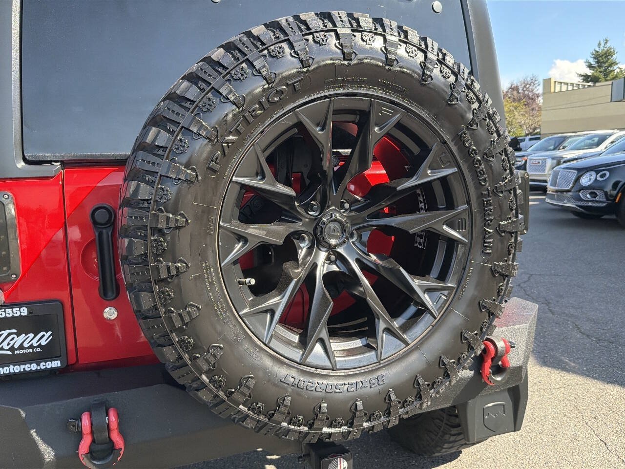 Used 2017 Jeep Wrangler Unlimited Sahara AWD/4WD image 7