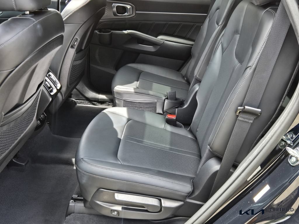 Certified 2023 Kia Sorento SX FWD image 11