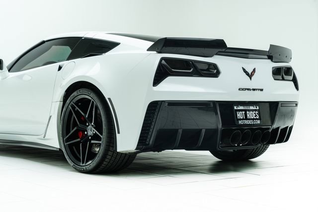Used 2015 Chevrolet Corvette Z06 w/ 2LZ Preferred Equipment Group RWD image 20