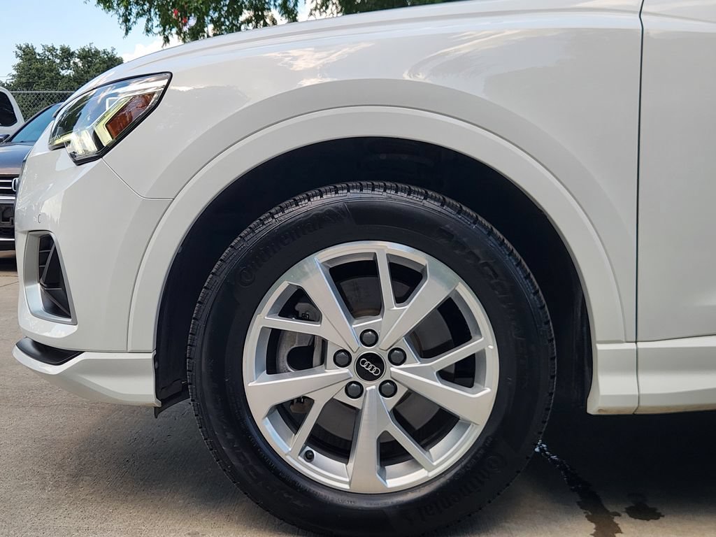 Certified 2024 Audi Q3 2.0T Premium w/ Convenience Package AWD/4WD image 12