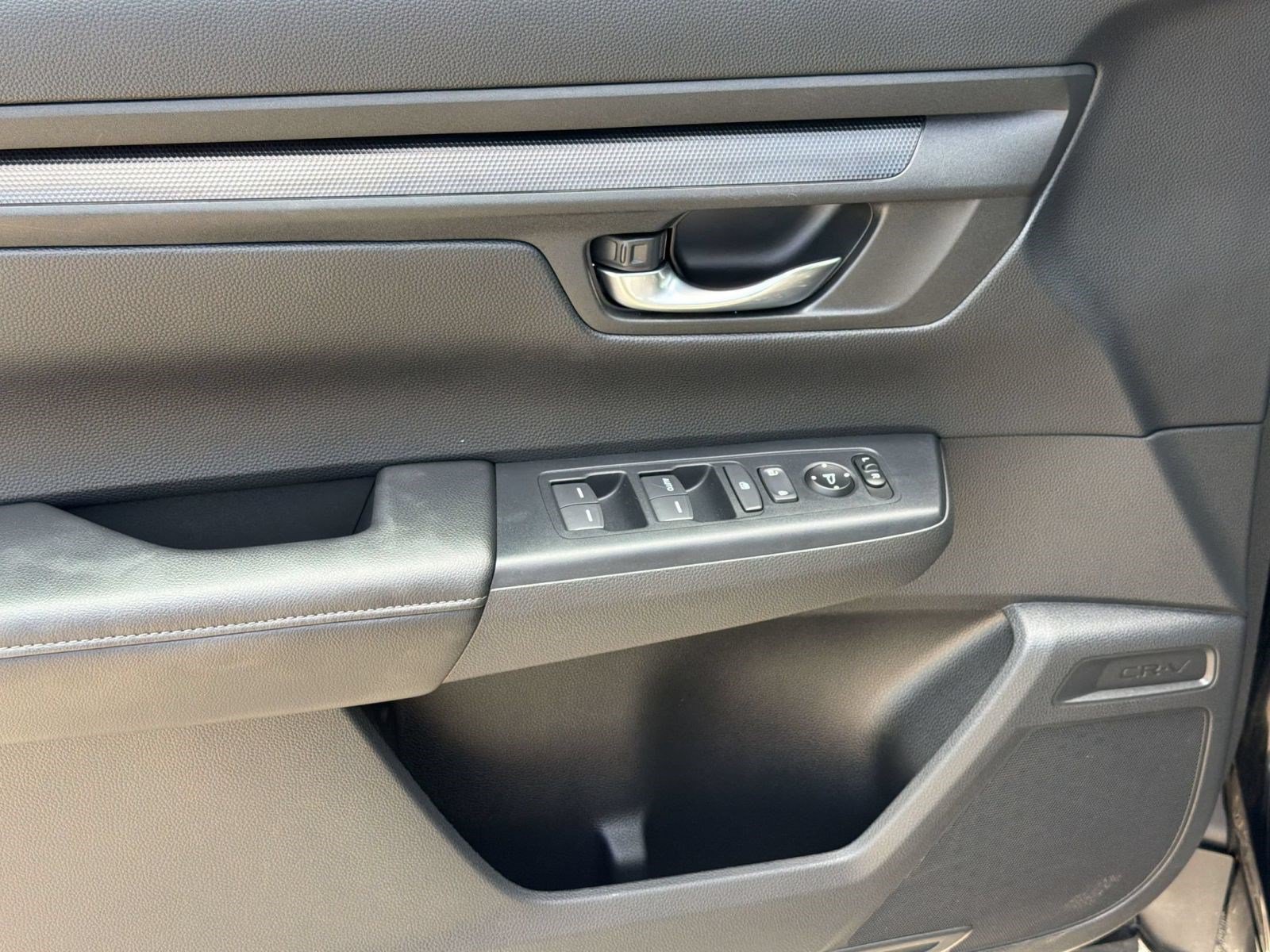 Used 2025 Honda CR-V LX image 14