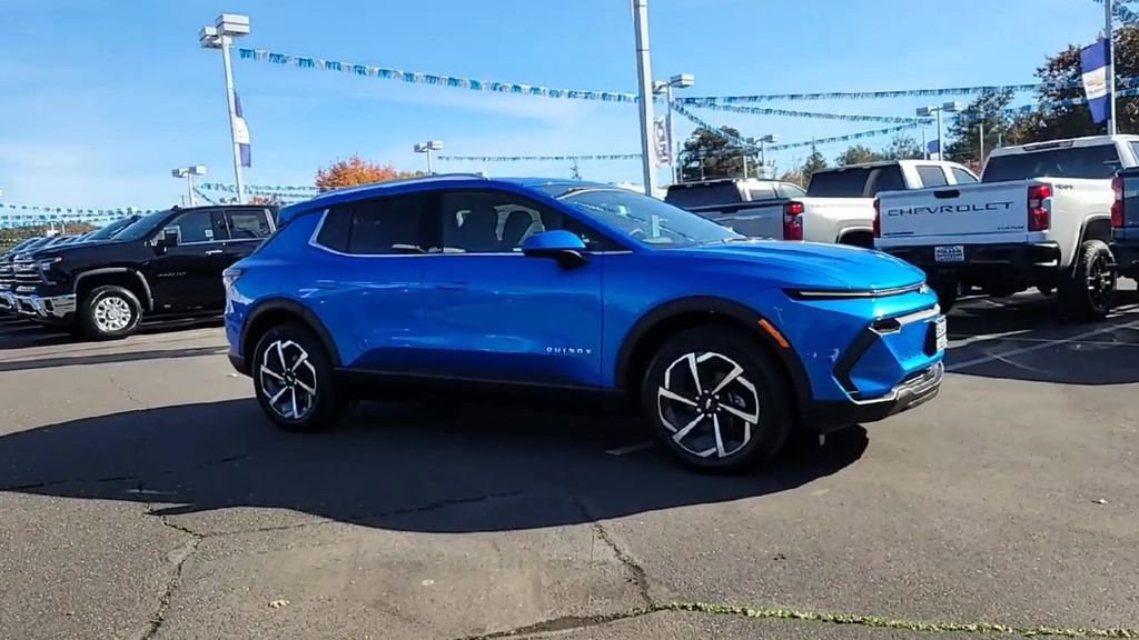 New 2026 Chevrolet Equinox EV LT image 2