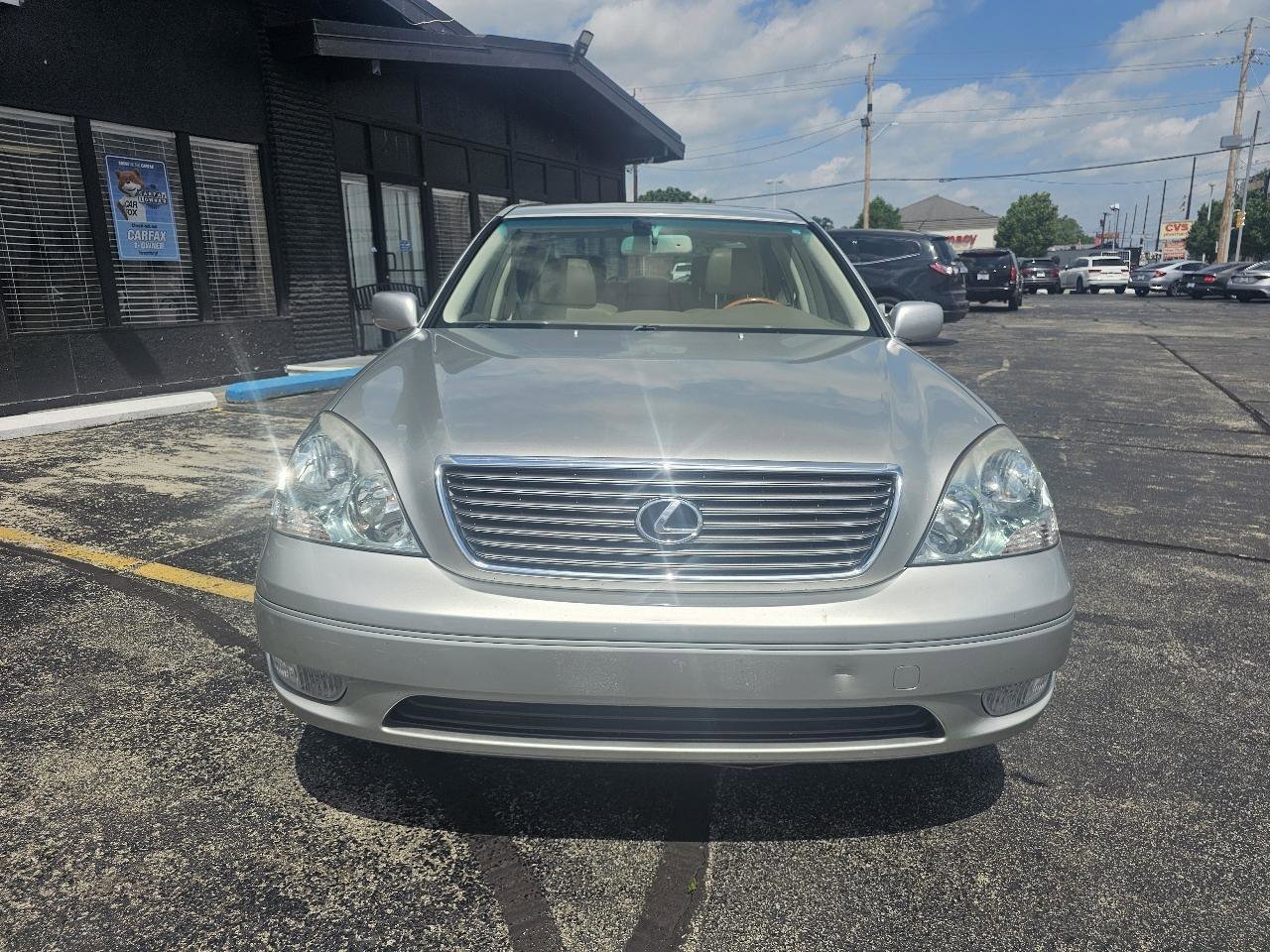 Used 2002 Lexus LS 430 RWD image 2