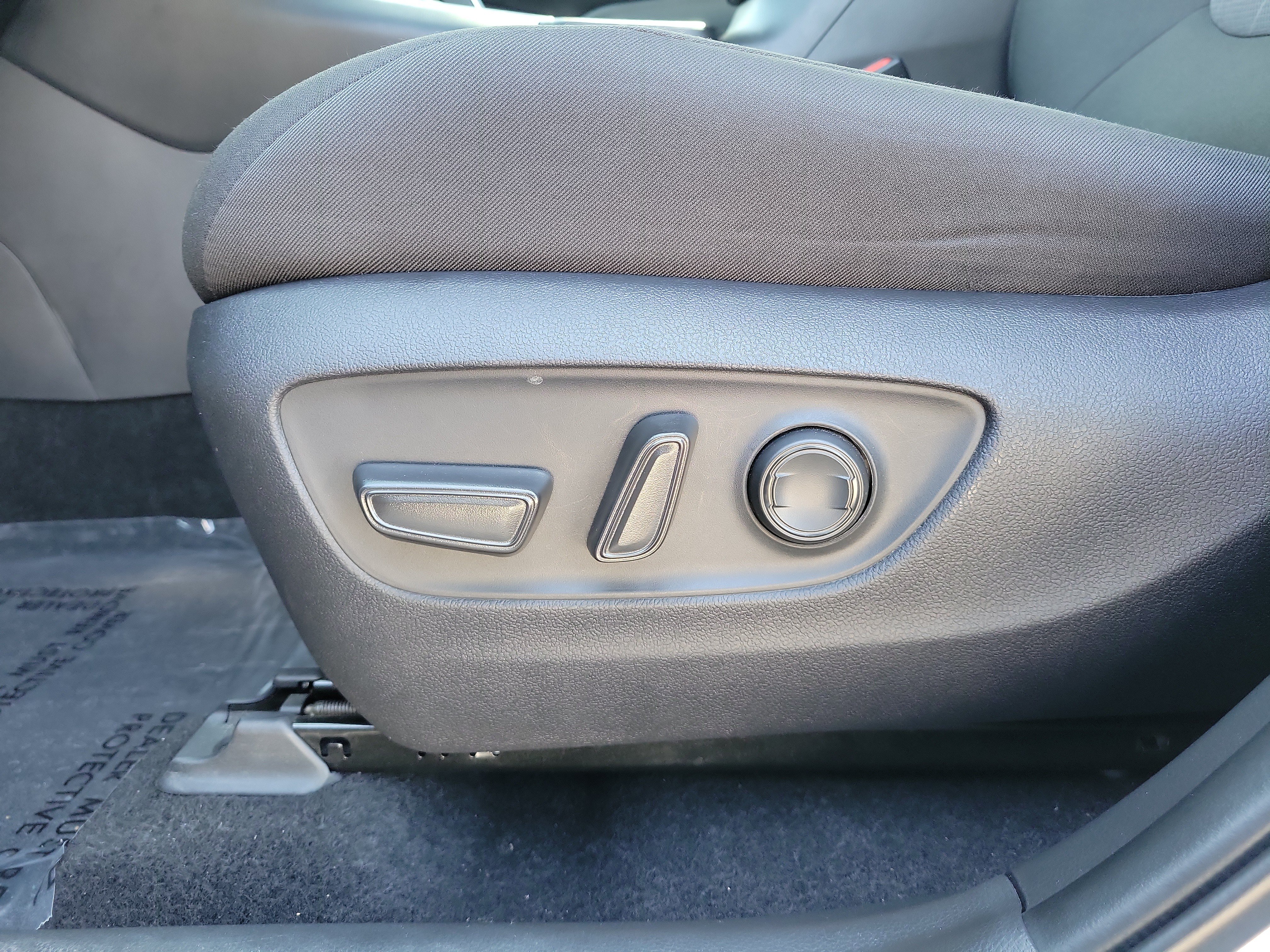 Used 2024 Toyota RAV4 XLE FWD image 14
