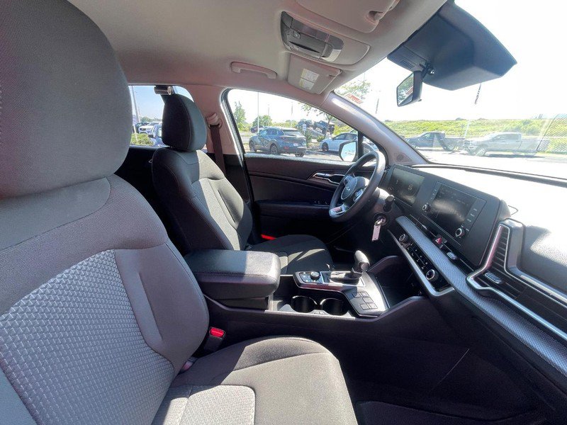 Used 2024 Kia Sportage LX AWD/4WD image 9