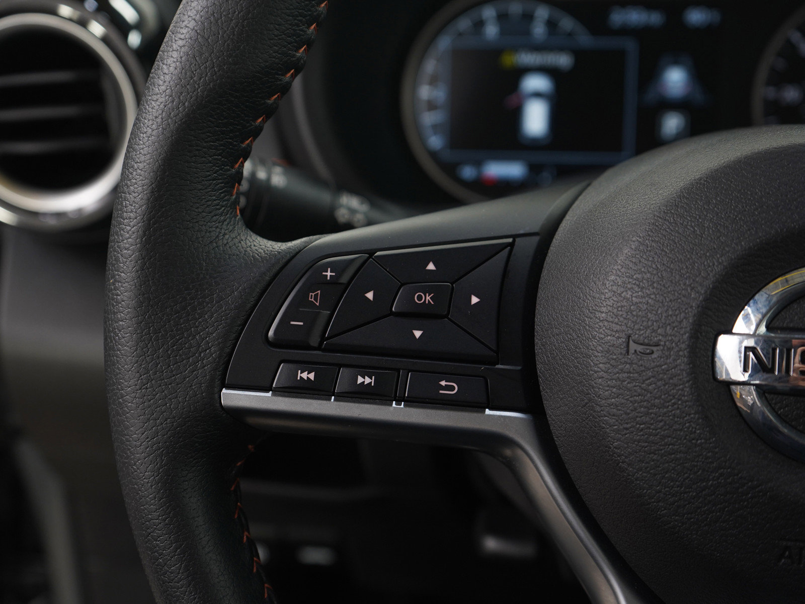 Used 2020 Nissan Kicks SR w/ SR Premium Package image 18